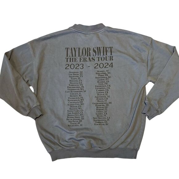 Taylor Swift Eras‎ Tour Official Merch Crewneck Size Medium International Dates - Picture 1 of 9